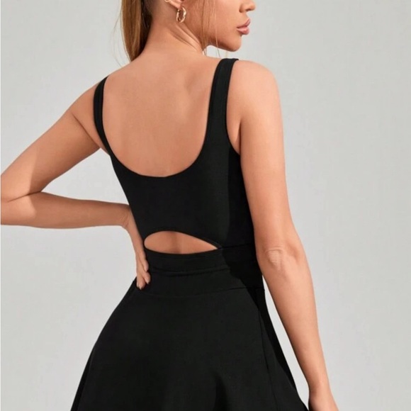 Athletic dress - Picture 2 of 3